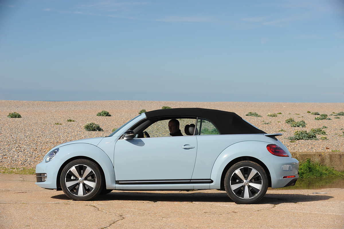 VW Beetle Cabriolet roof up