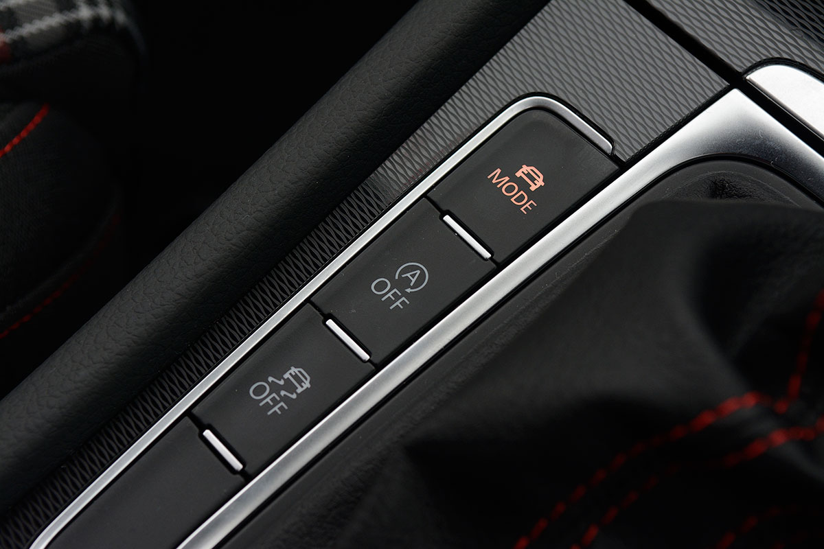 Volkswagen Golf GTI DSG buttons
