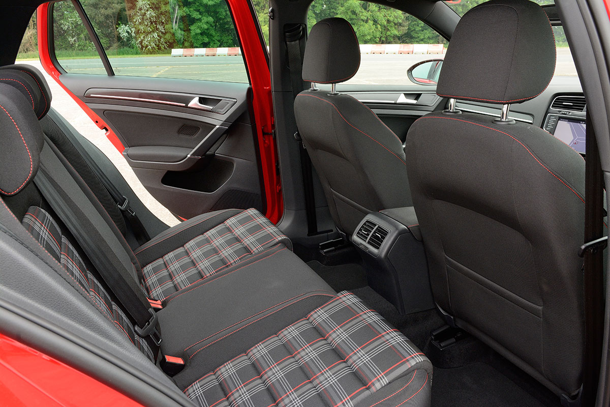 Volkswagen Golf GTI DSG rear seats