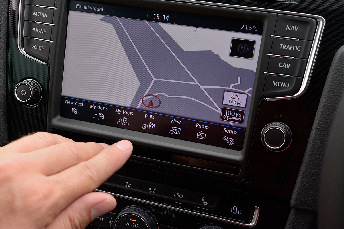 Volkswagen Golf GTI DSG sat-nav