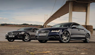 Audi S7 vs Mercedes CLS 500 2012 twin test