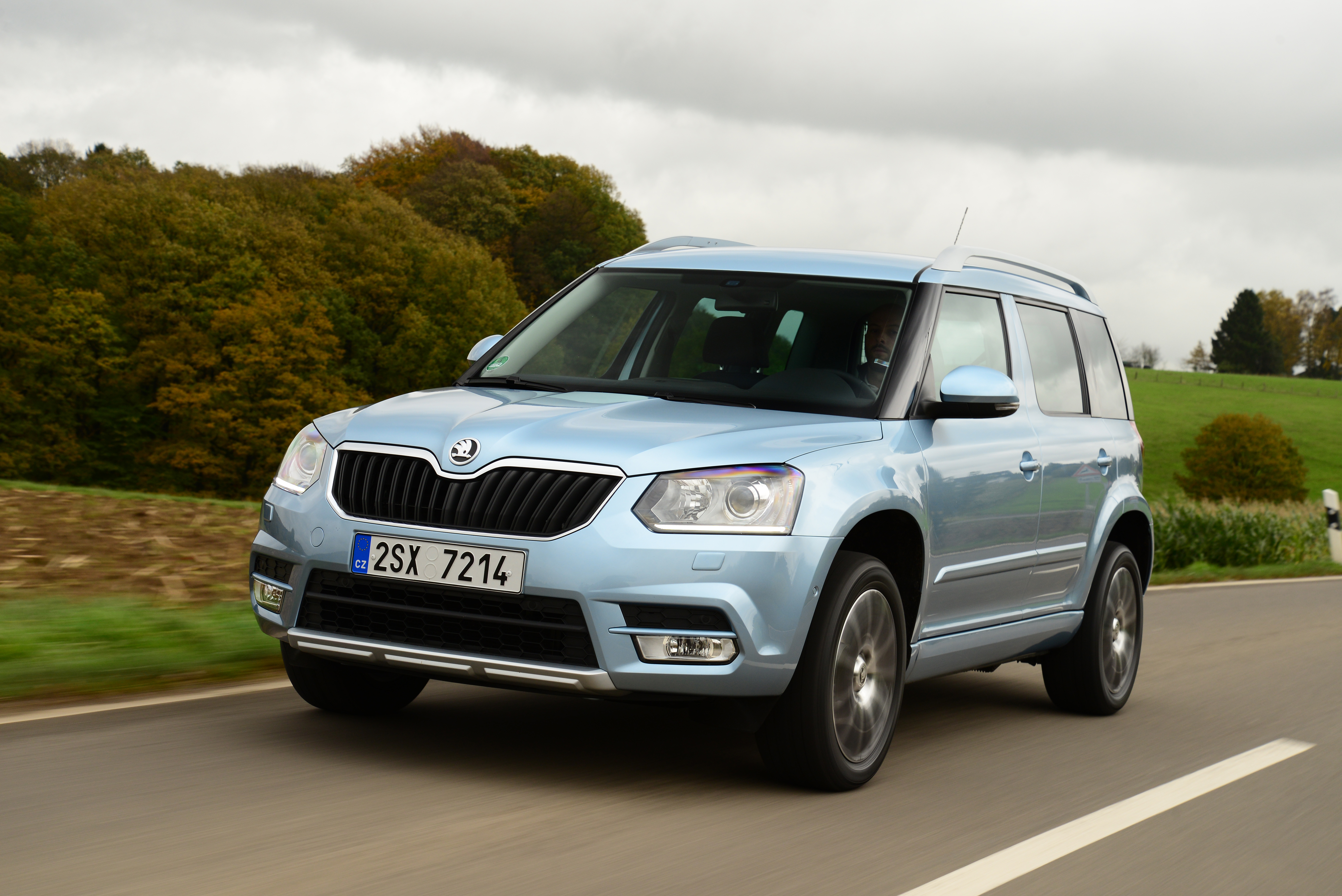 Skoda Yeti 2014 front tracking