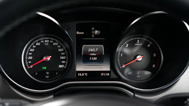 Mercedes V-Class - dials