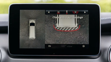 Mercedes V-Class - info screen