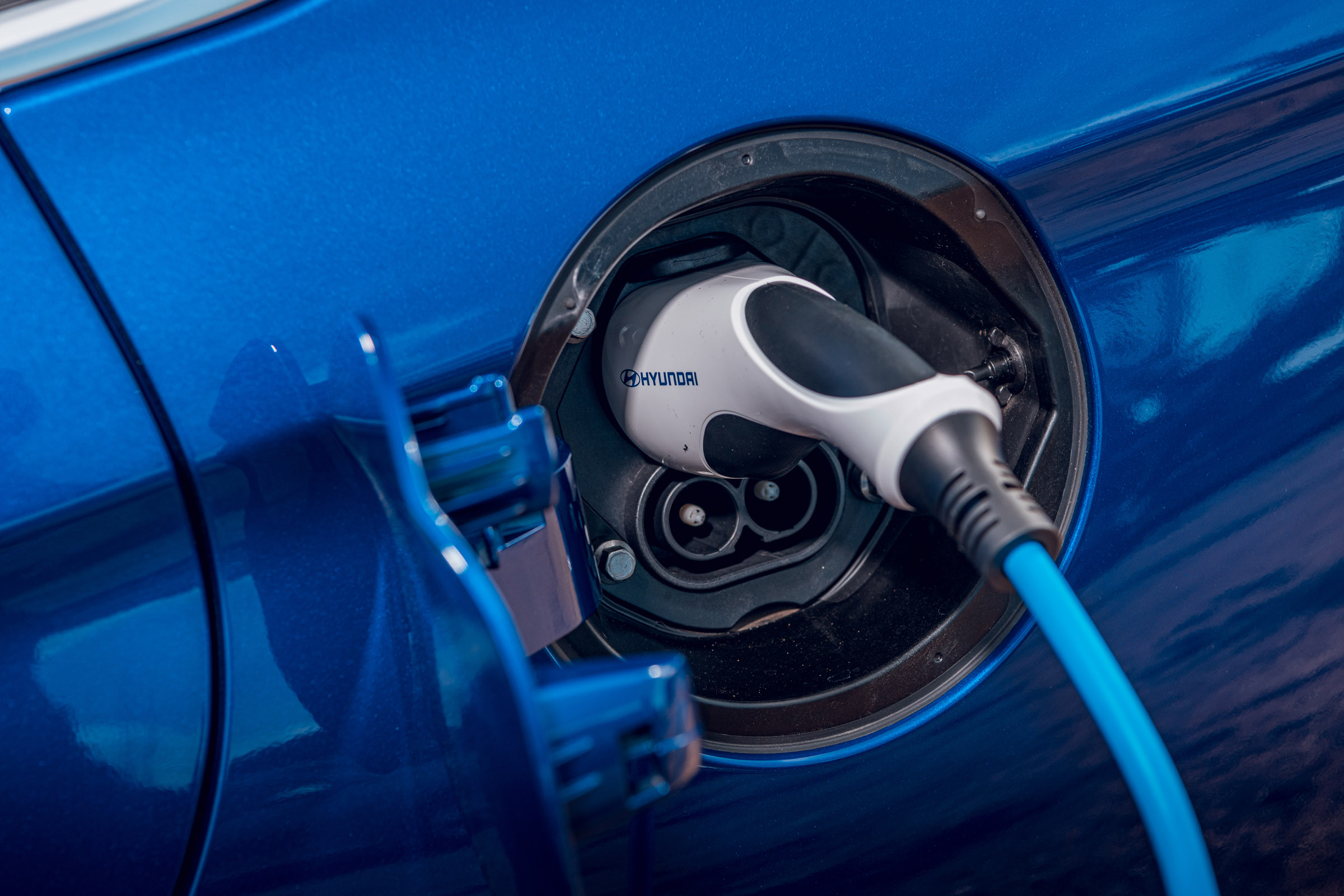 Hyundai Ioniq hybrid electric plug
