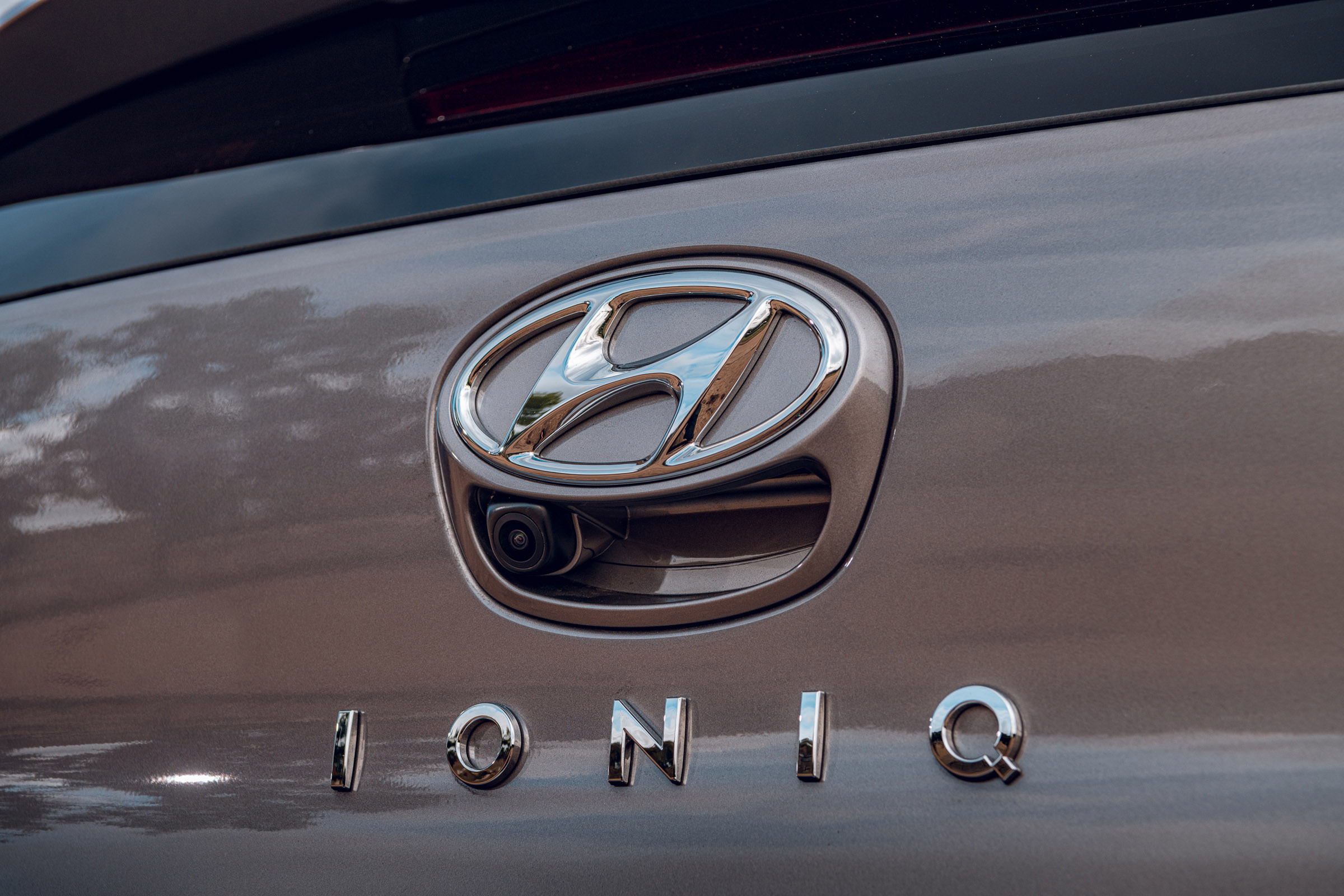Hyundai Ioniq hybrid badge