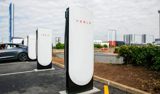 V4 Tesla Supercharger