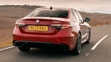 Alfa Romeo Giulia Veloce - rear tracking