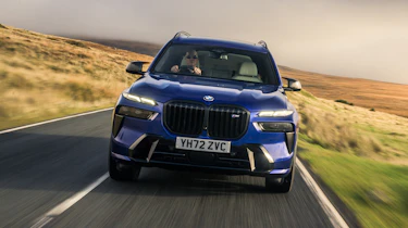 BMW X7 - front action