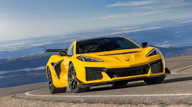 C8 Corvette ZR1 - front cornering